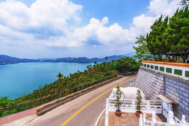 Güneş ay Göl Manzaralı