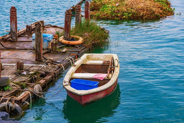 Barco y balsa de madera — Foto de Stock