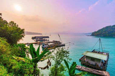 Günbatımı güneş ay Göl Manzaralı