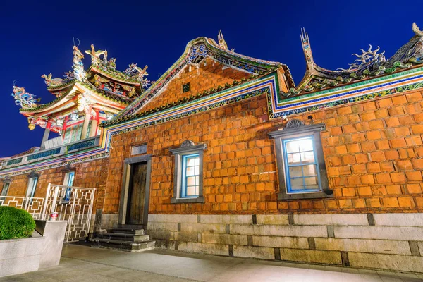 Arquitectura del templo Longshan por la noche — Foto de Stock