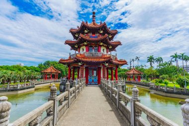 Geleneksel Çince pagoda