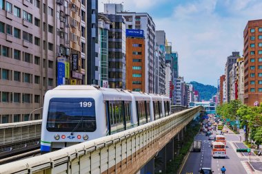 MRT tren Zhongxiao fuxing kent merkezinde