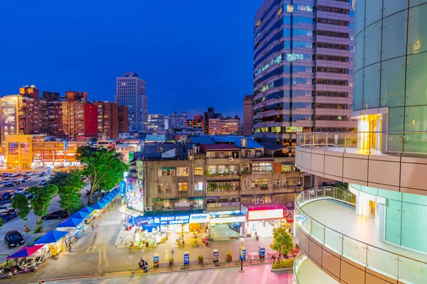 Vue du marché de l'électronique Guanghua — Photo