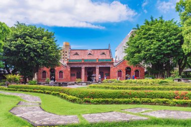 Aletheia Üniversitesi ve Oxford Koleji