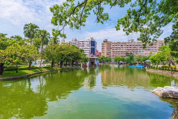 Widok na jezioro w Taichung park — Zdjęcie stockowe