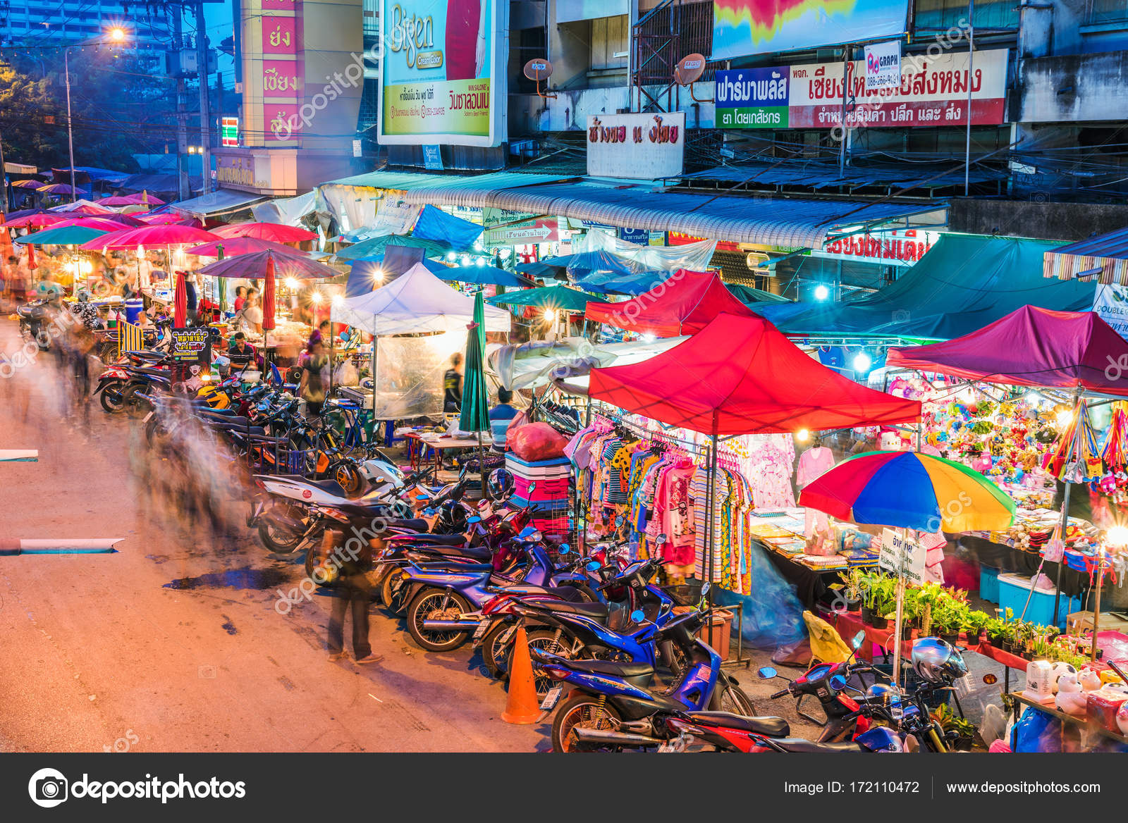 Chiang mai Night market Stock Editorial Photo © asiastock 172110472