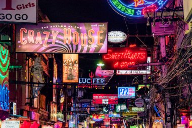Neon ayetlerine Street yürüyüş