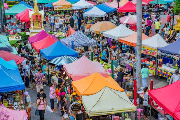 Geleneksel Sriracha pazarda