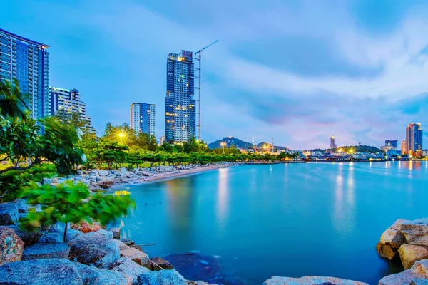 Sriracha şehir ve Deniz Manzaralı