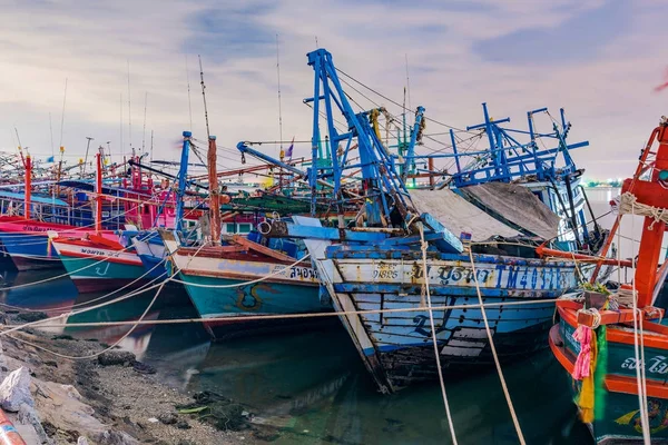 Traditionele Thaise vissersboten in Pattaya — Stockfoto