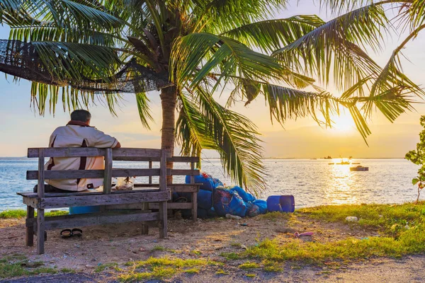 Paisaje durante la puesta del sol — Foto de Stock