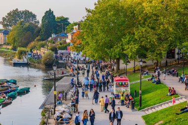 Richmond riverfront alanda yürüyüş