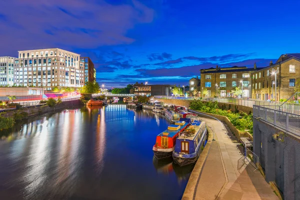 Regents Canal vue de nuit à Kings Cross — Photo