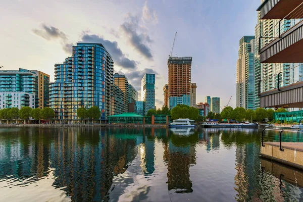 High rise apartment buildings and skycrapers — Stock Photo, Image