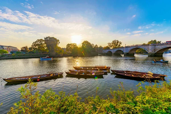 Richmond parco fiume con barche — Foto Stock