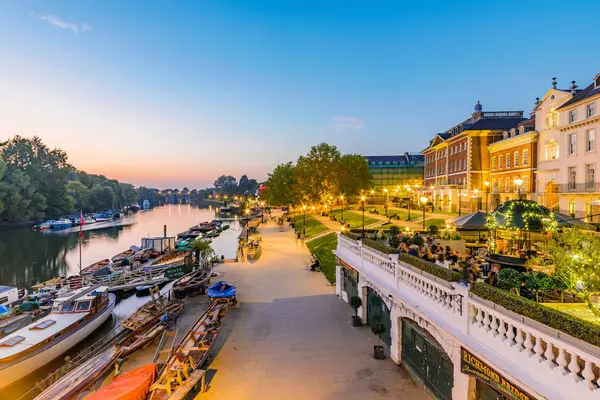 Vista serale sulla zona del fiume Richmond — Foto Stock