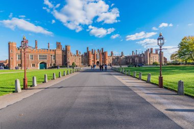 Hampton court Sarayı