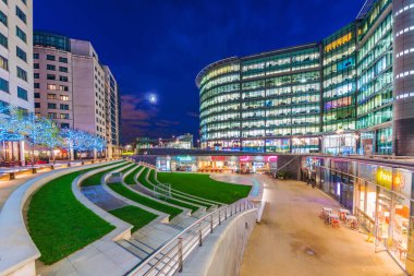 Küçük Venedik teknelerin gece görünümü