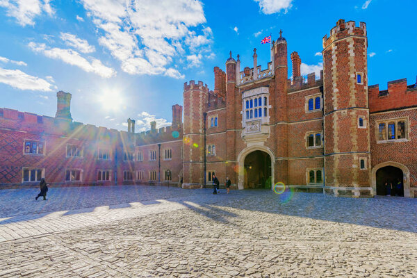 Hampton Court Palace architecture