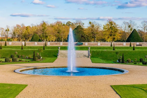 Traditional Royal gardens — Stock Photo, Image