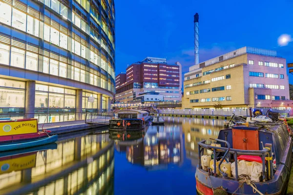 Paddington Basin nacht weergave — Stockfoto