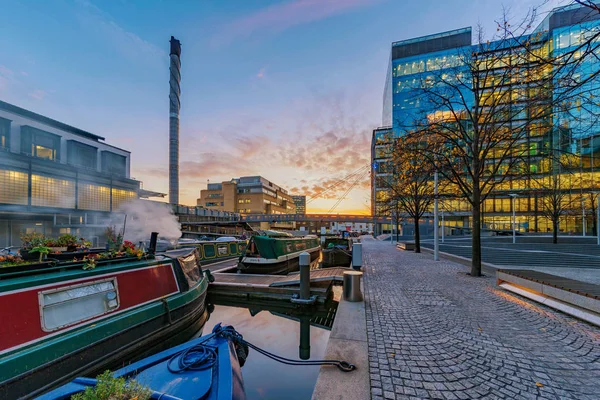 Akşam görünümü Paddington Havzası