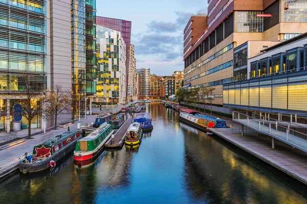 Paddington Havzası mimari görünümünü akşam