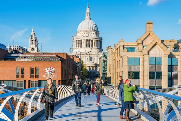 Millenium Bridge Vedi — Foto Stock