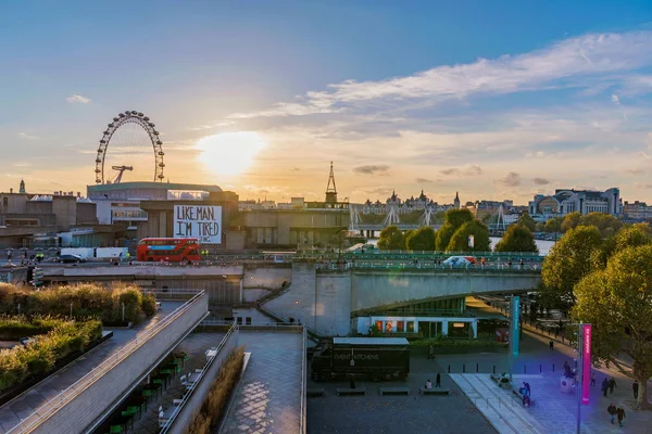 Blick auf London bei Sonnenuntergang — Stockfoto