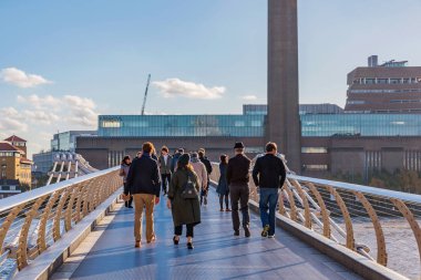 Millenium Bridge bina Tate ile