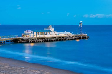 Bournemouth pier gece görünümü