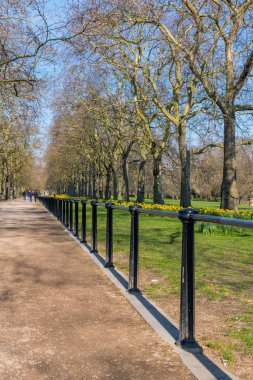 St James's Parkı ve yürüyüş yolu