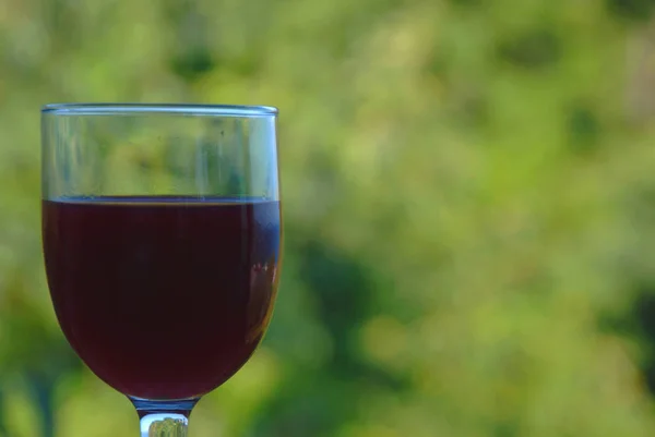 Red wine in the open air — Stock Photo, Image