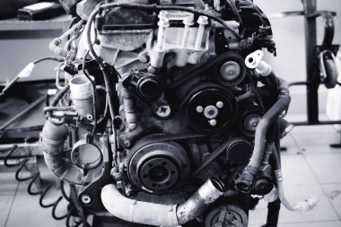 servis istasyonuna monte motoru derleme