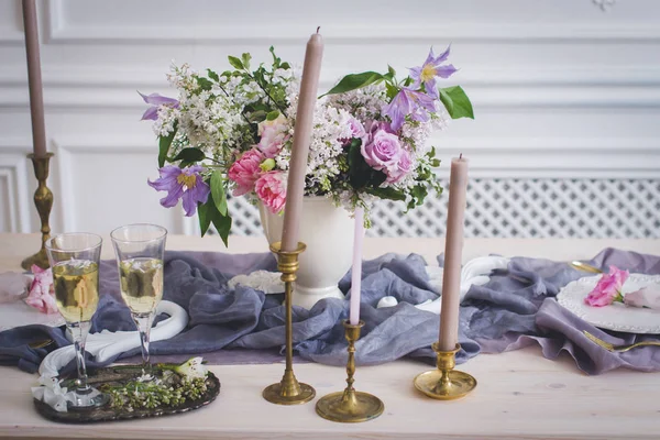 Aksesuar ve süslemeler düğün için