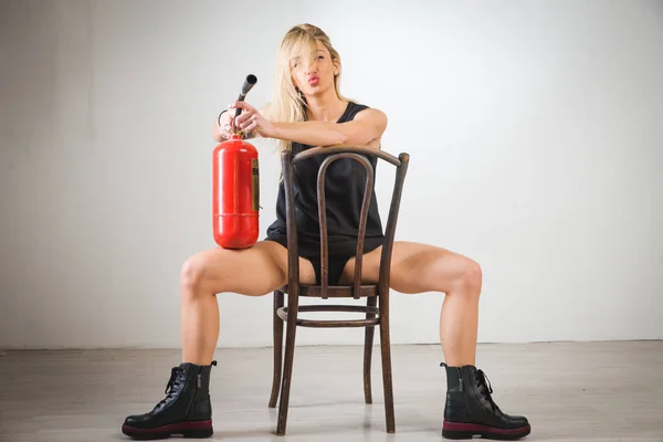 Young Woman Welding Glasses Holding Fire Extinguisher Sexy Car Service — Stock Photo, Image