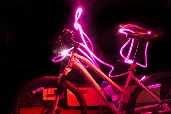 Bicicleta Com Rodas Luminosas — Fotografia de Stock