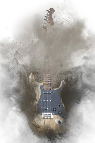 Иллюстративная композитная фотография старинной грецкой натуральной электрогитары Fender Stratocaster на белом фоне. Взрывающиеся на куски . — стоковое фото