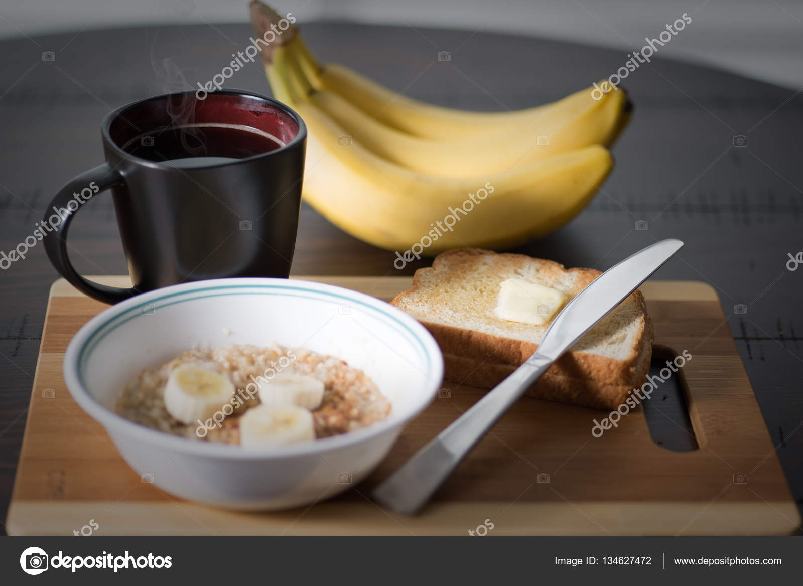 TOMBE LA NEIGE! - Page 18 Depositphotos_134627472-stock-photo-bowl-of-oatmeal-porridge-with