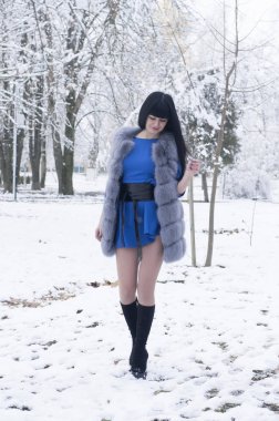 Özgün tedavi edilmezse kaynak model poz güzel kız kış portresi muhteşem