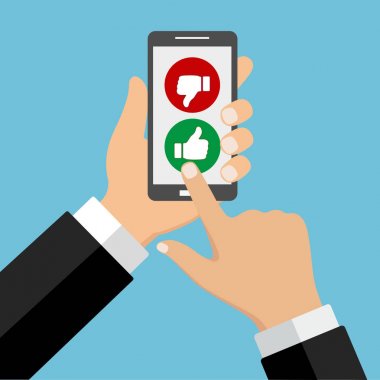 Elinde telefon ile değerlendirme