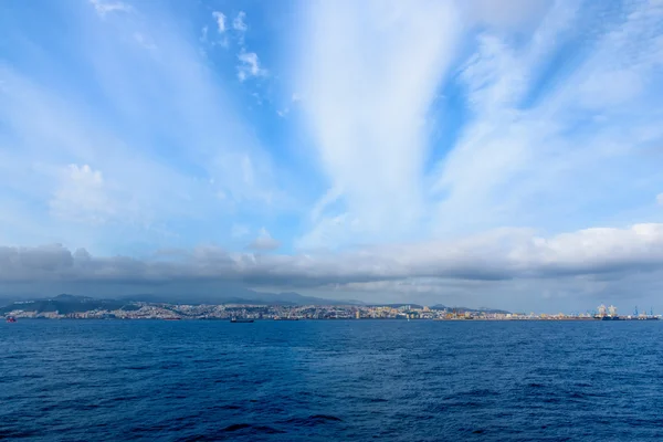 Panorámás kilátás nyílik a Las Palmas, Gran Canaria, Spanyolország, amint a tenger — Stock Fotó