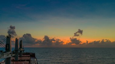 Denizde güzel gün batımı