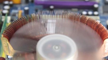 Cpu soğutma fanı döndürme