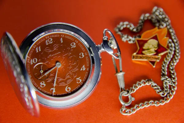 Kırmızı saat ve SSCB'in bir işaret