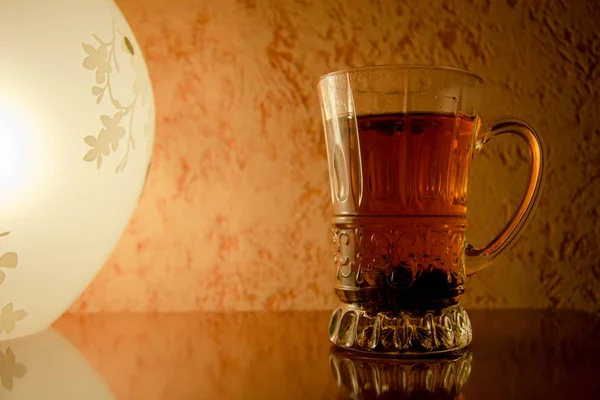 Bir fincan siyah çay.