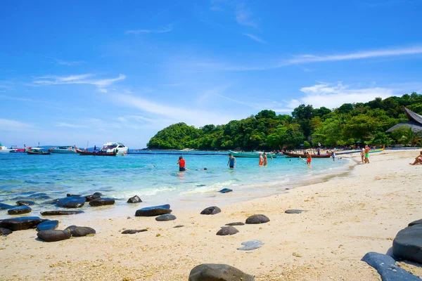 Playa de plátano en la isla de Coral (Ko He) —  Fotos de Stock