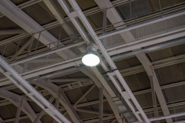 Çelik çatı yapısı (üretim hall, buz pateni pisti, vb.)