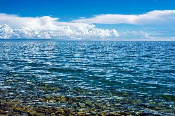 Lago de agua pura Hovsgol — Foto de Stock