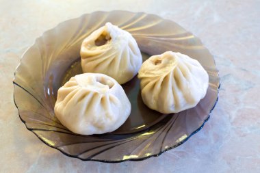 Buryat geleneksel çanak hamur ve kıyma